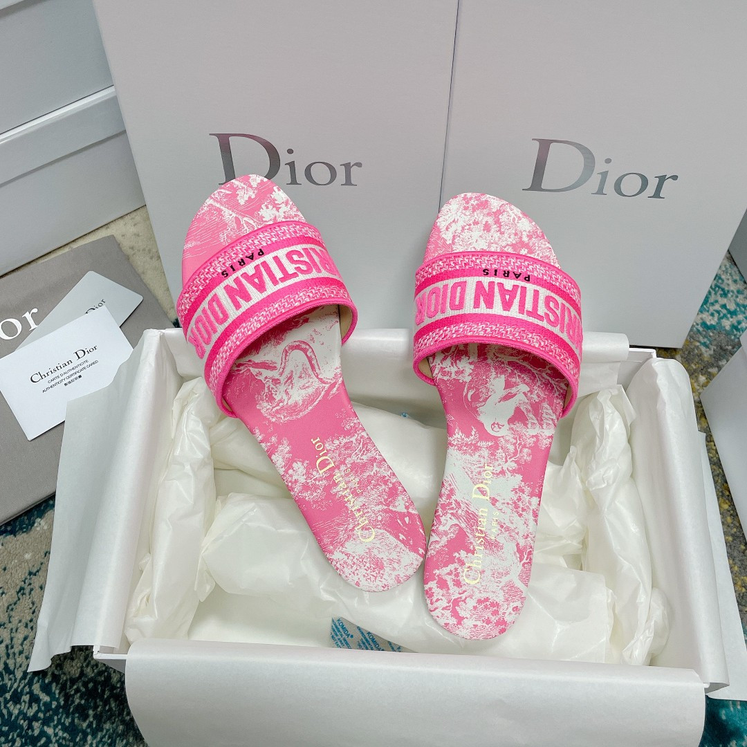 ua D*or dway slide
