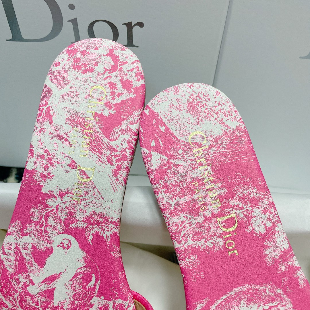 ua D*or dway slide