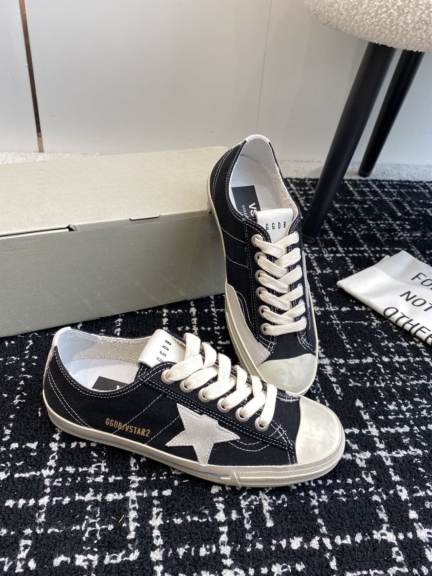 UA Golden Goose V-STAR Sneaker