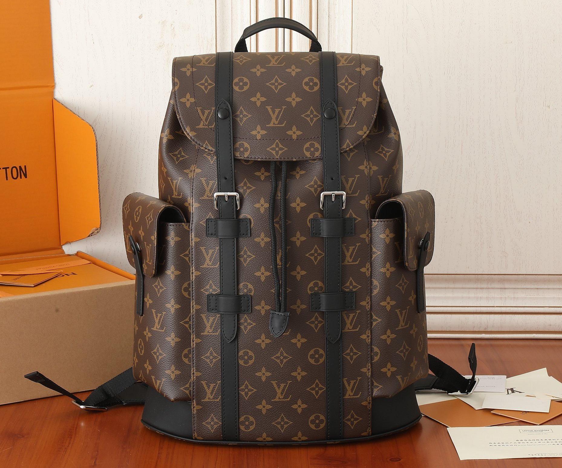 LV Christopher MM M43735 15 x 17.3 x 4.9 inches