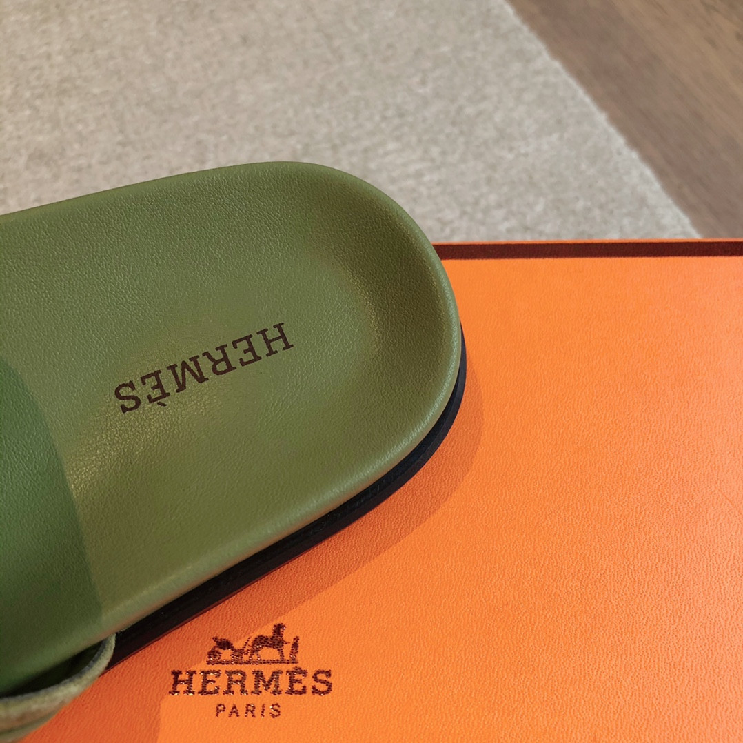 UA Hermès Empire sandal
