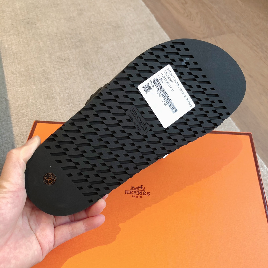 UA Hermès Empire Sandal