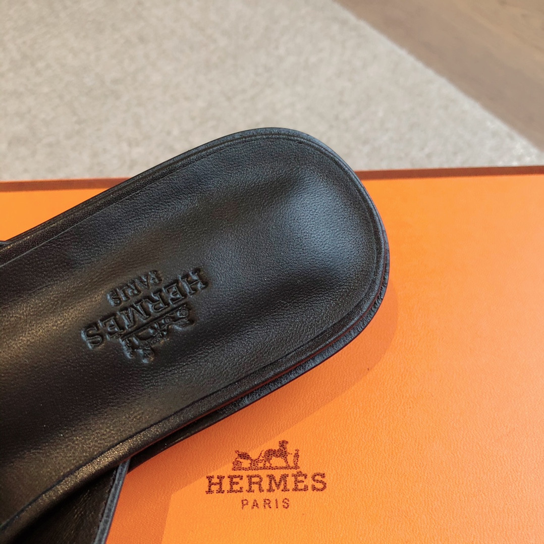 UA Hermès Isle sandal