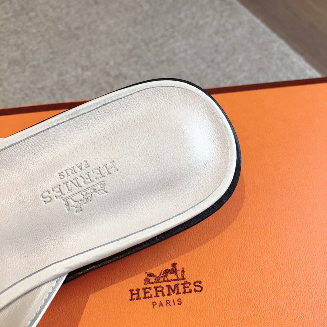 UA Hermès Isle sandal