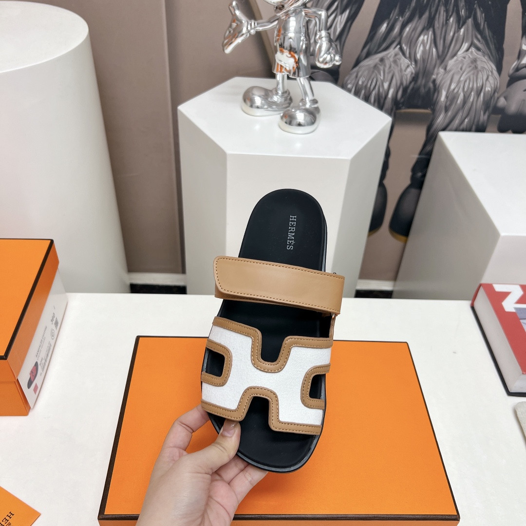 UA Hermès Chypre sandal
