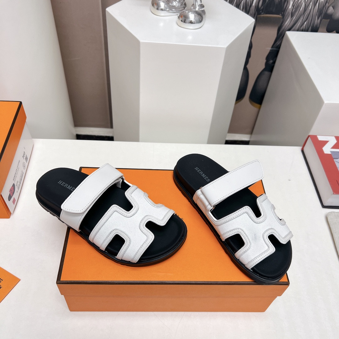 UA Hermès Chypre sandal