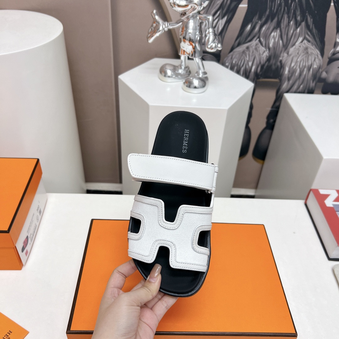UA Hermès Chypre sandal