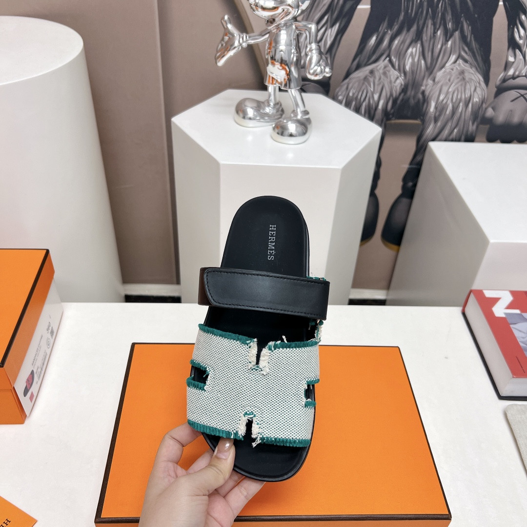 UA Hermès Chypre sandal