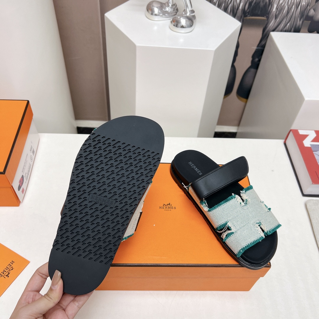 UA Hermès Chypre sandal