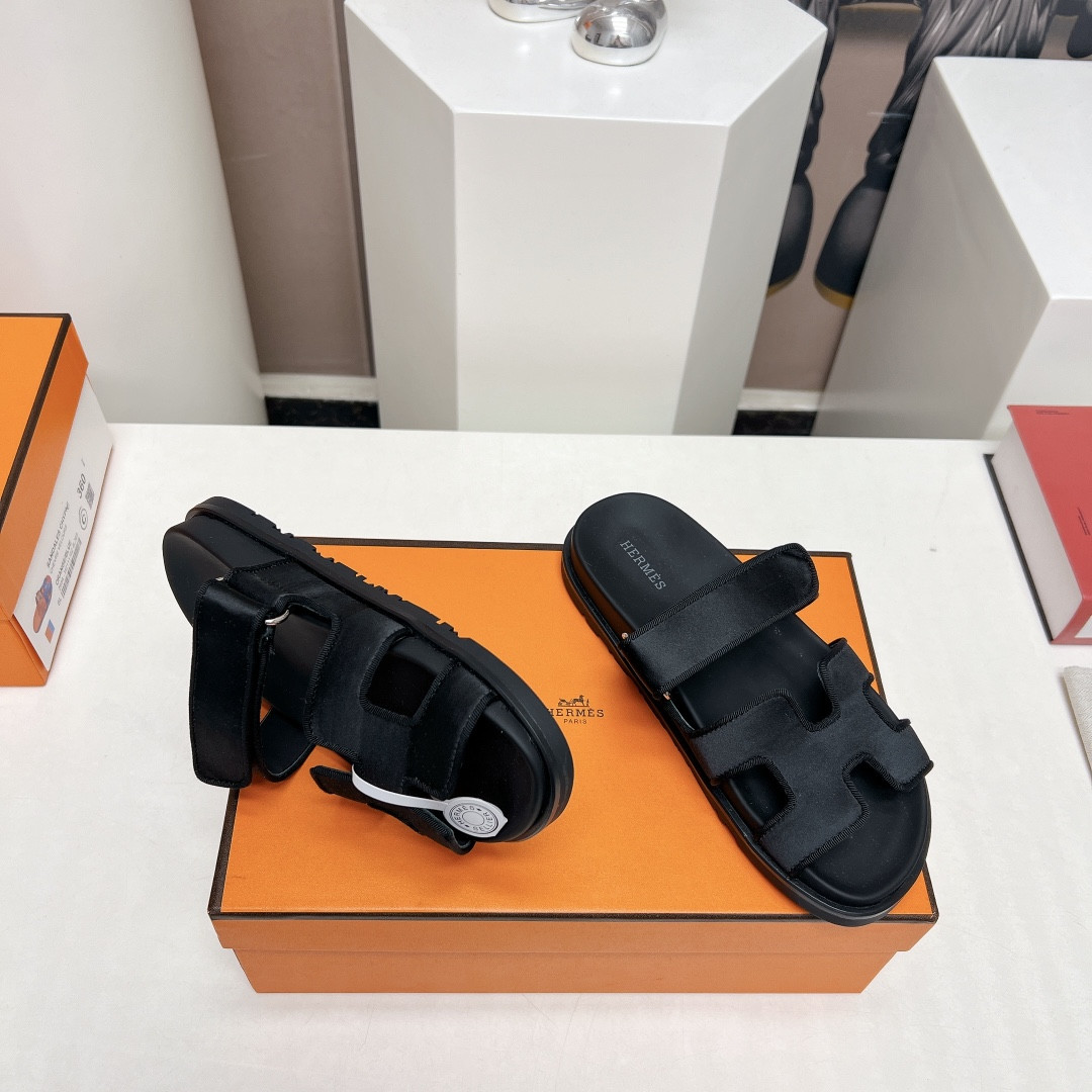 UA Hermès Chypre sandal