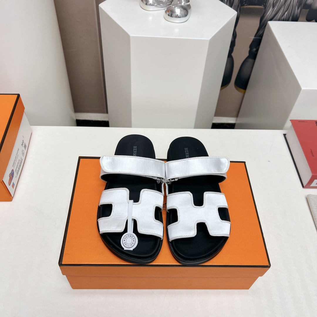 UA Hermès Chypre sandal