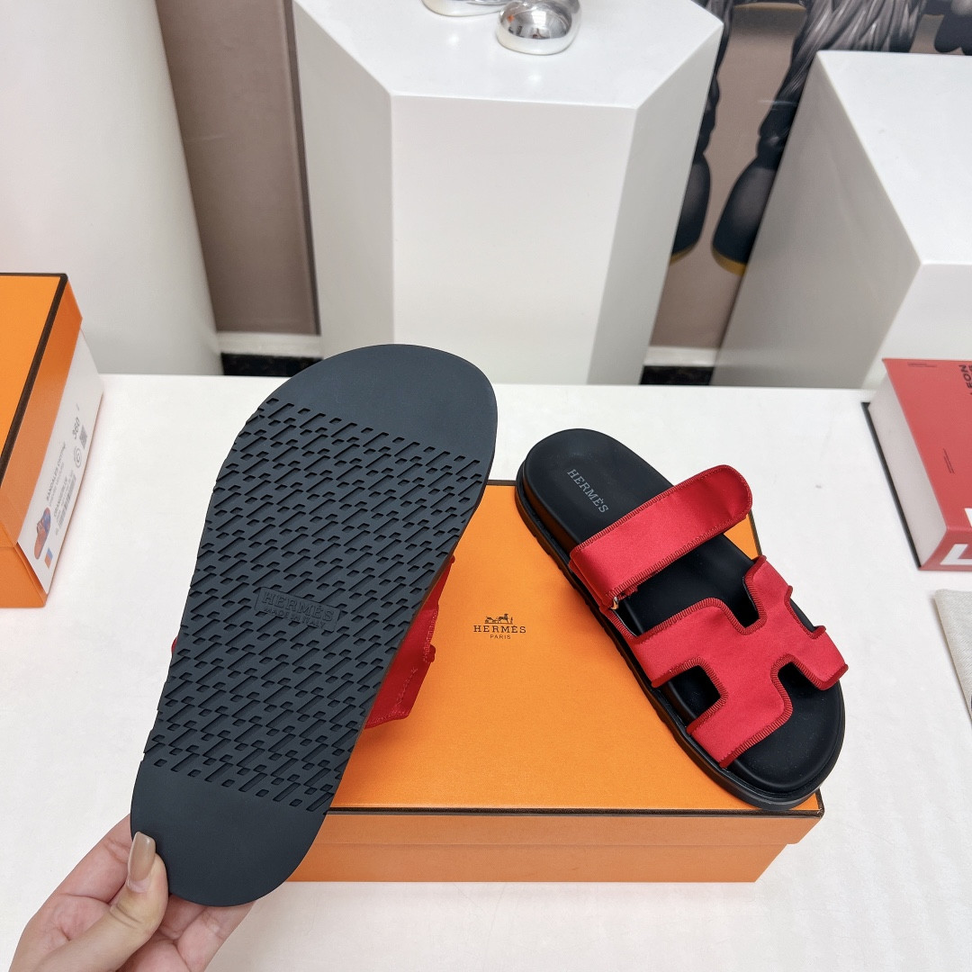 UA Hermès Chypre sandal