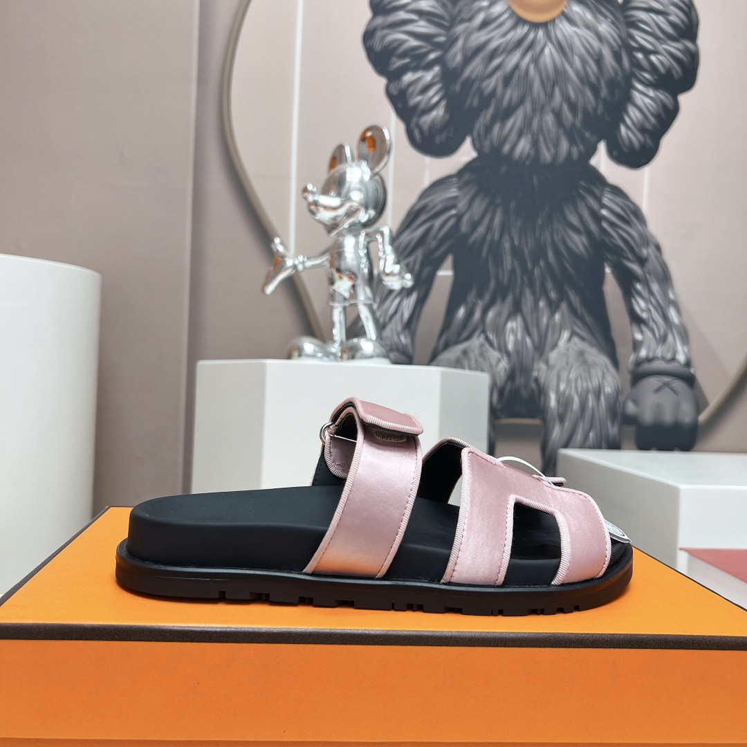 UA Hermès Chypre sandal