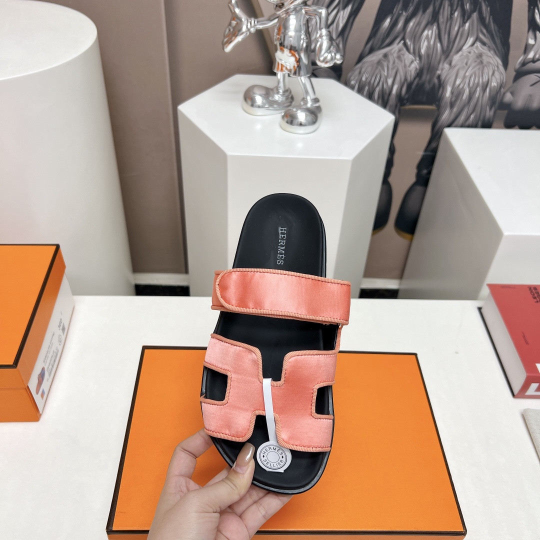 UA Hermès Chypre sandal
