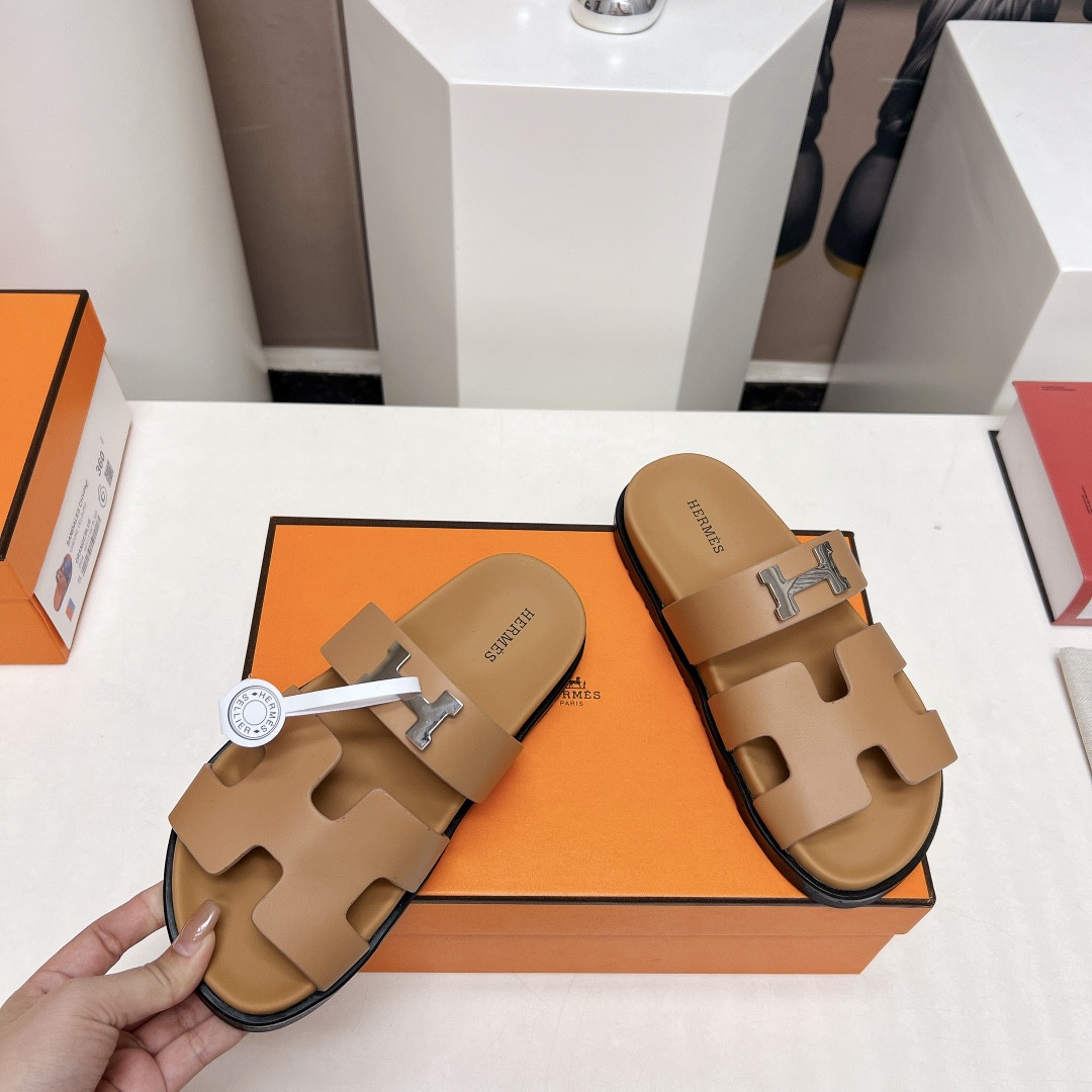 UA Hermès Chypre sandal