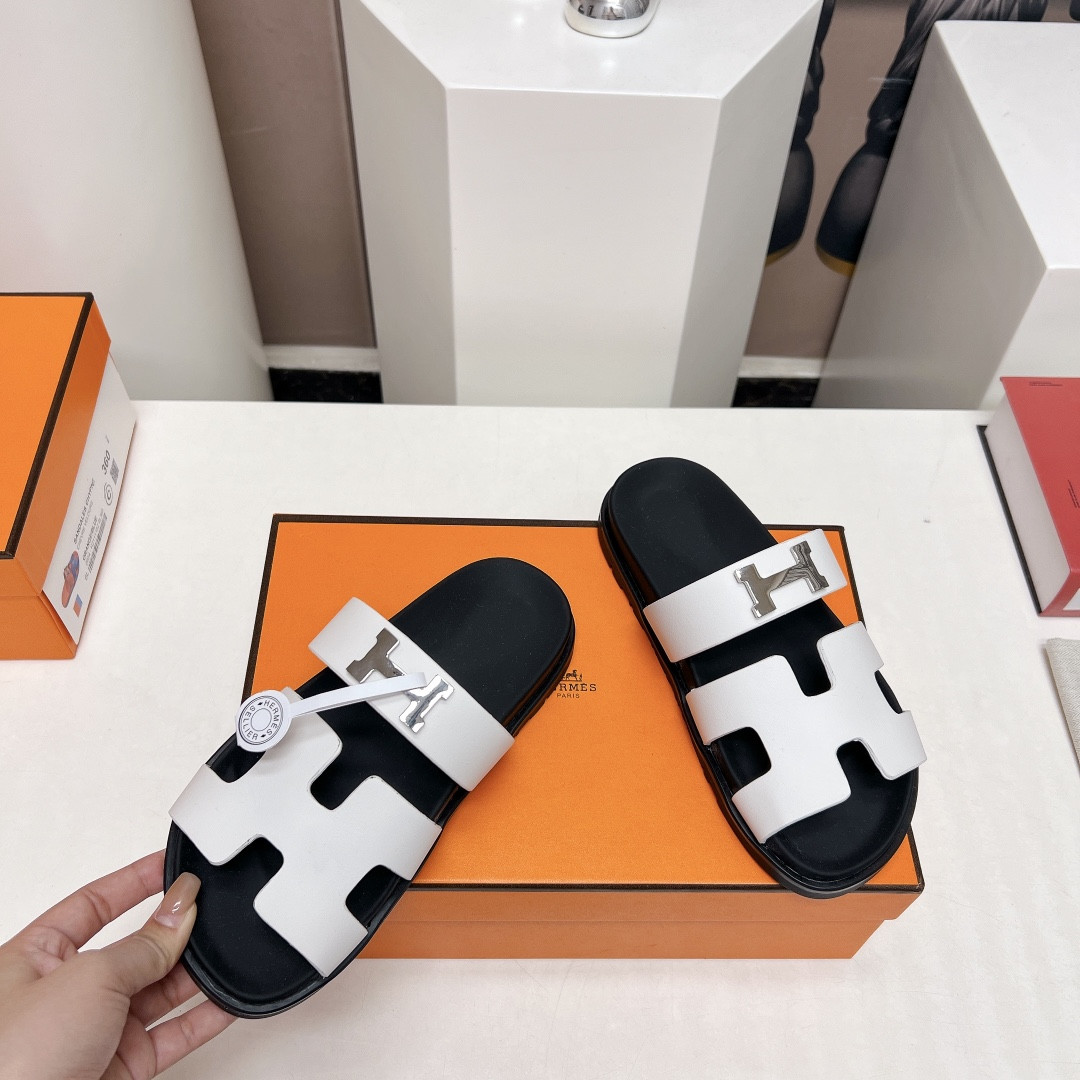 UA Hermès Chypre sandal