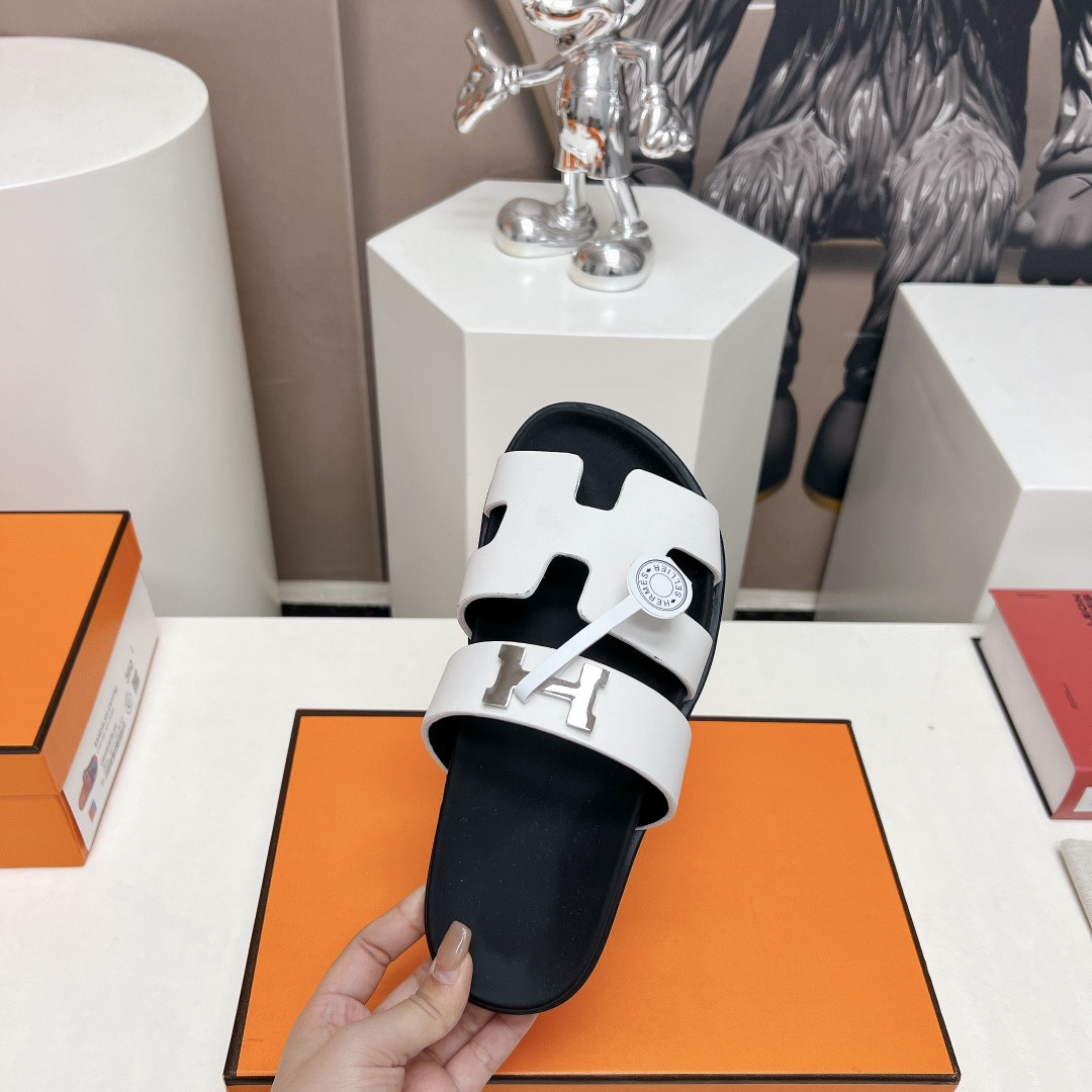 UA Hermès Chypre sandal