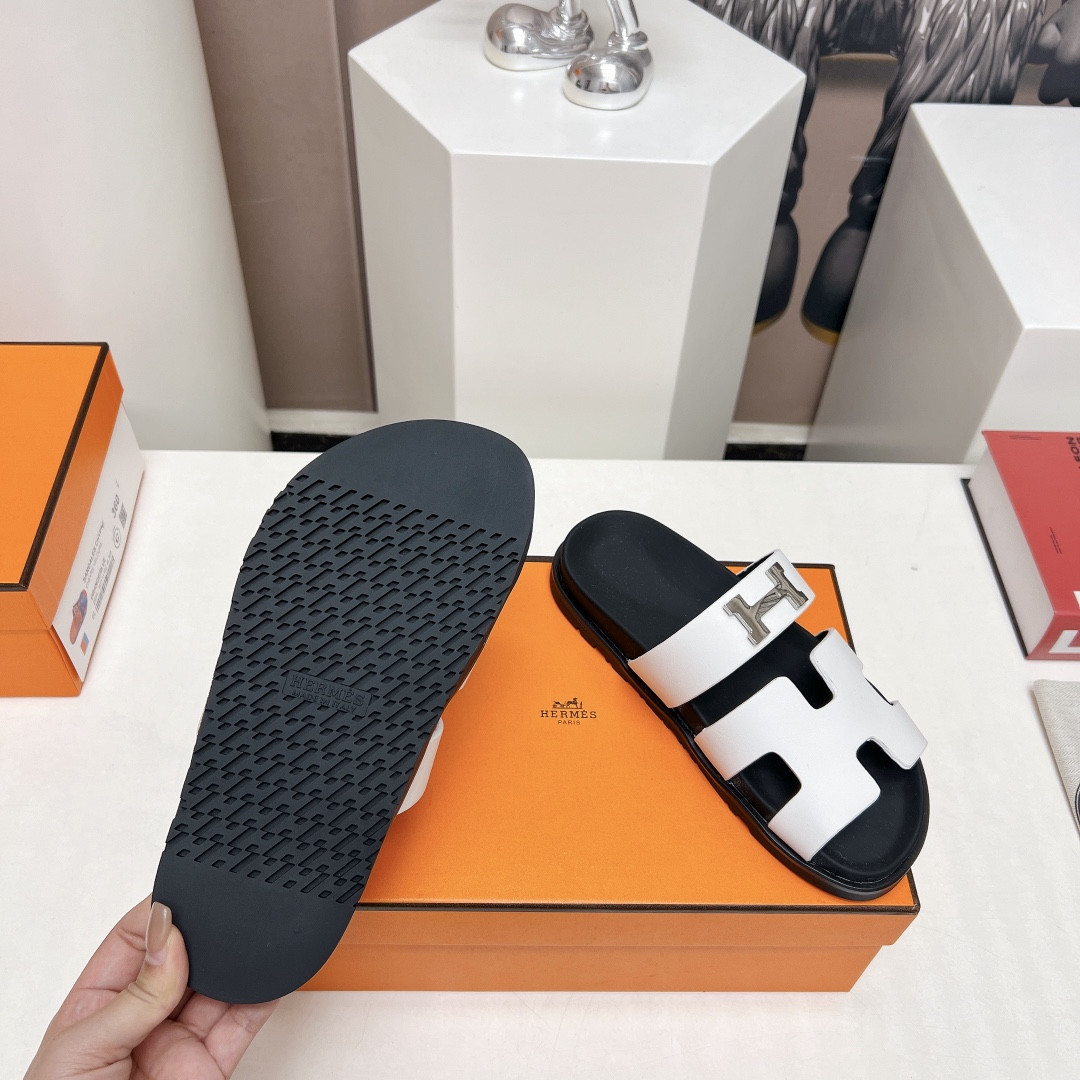 UA Hermès Chypre sandal