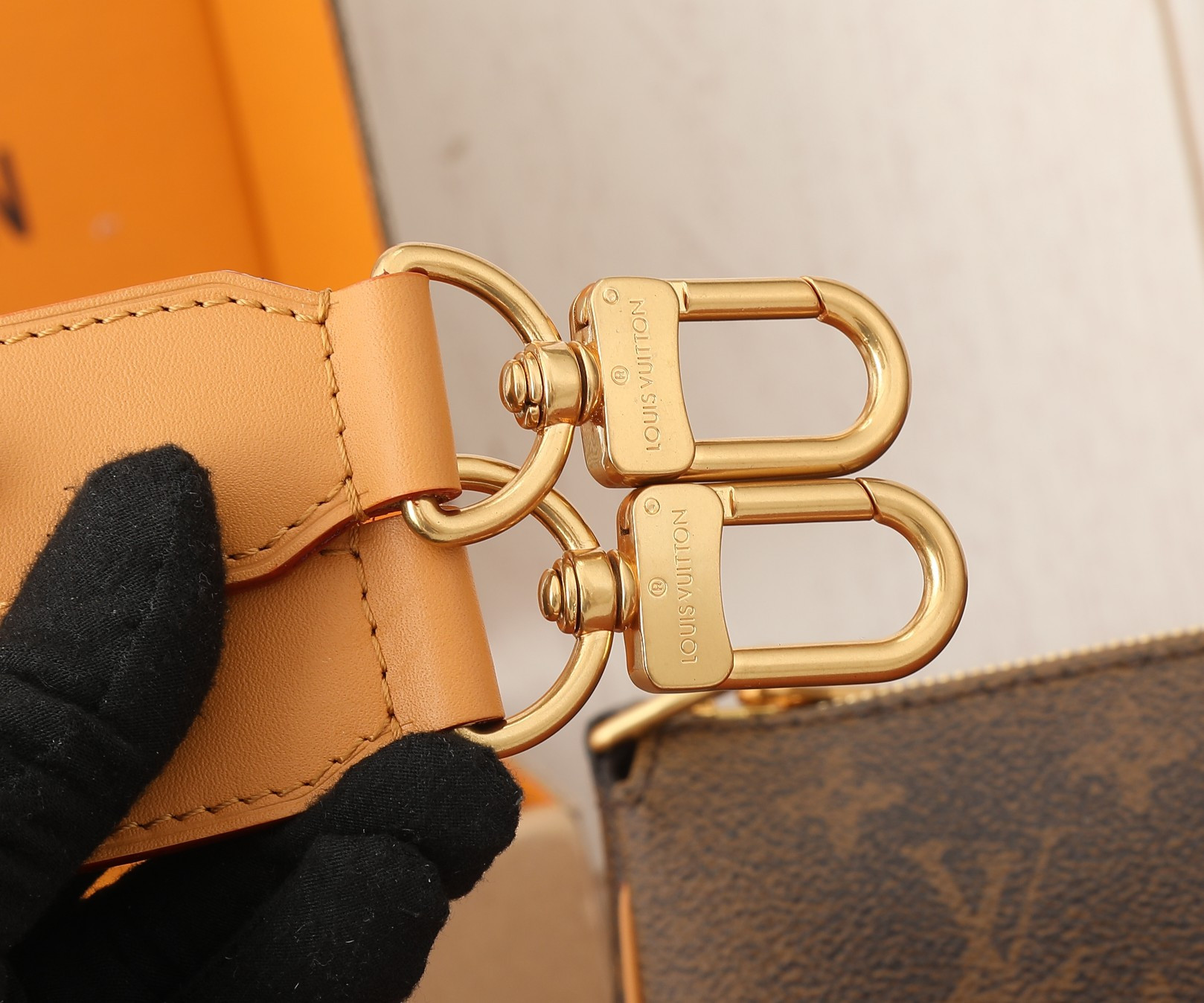 LV Pochette Accessoire XL M11623 28x16.5x9CM