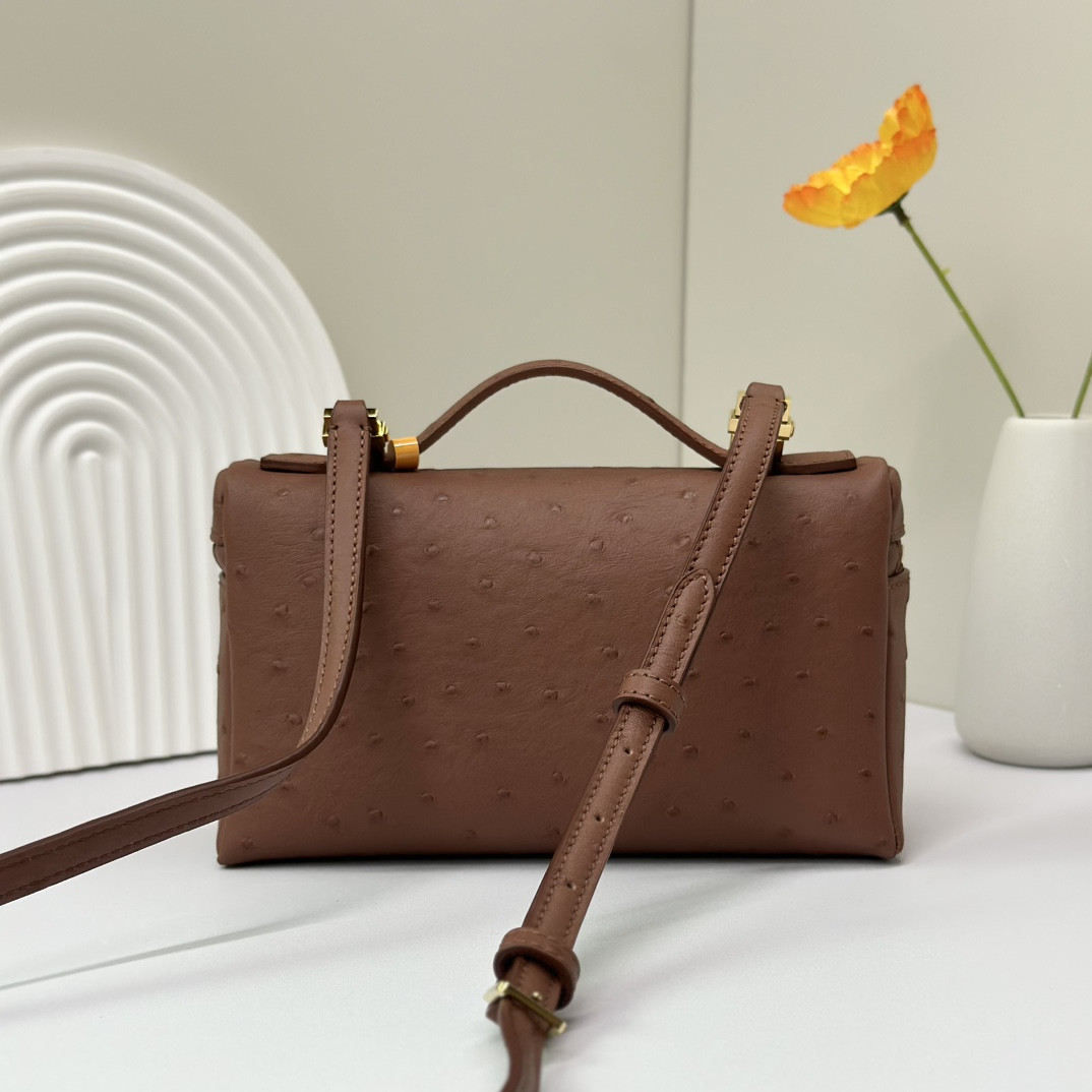 L**o p*ana extra pocket l19 ostrich-grained leather 11 x 19 x 6.5 cm