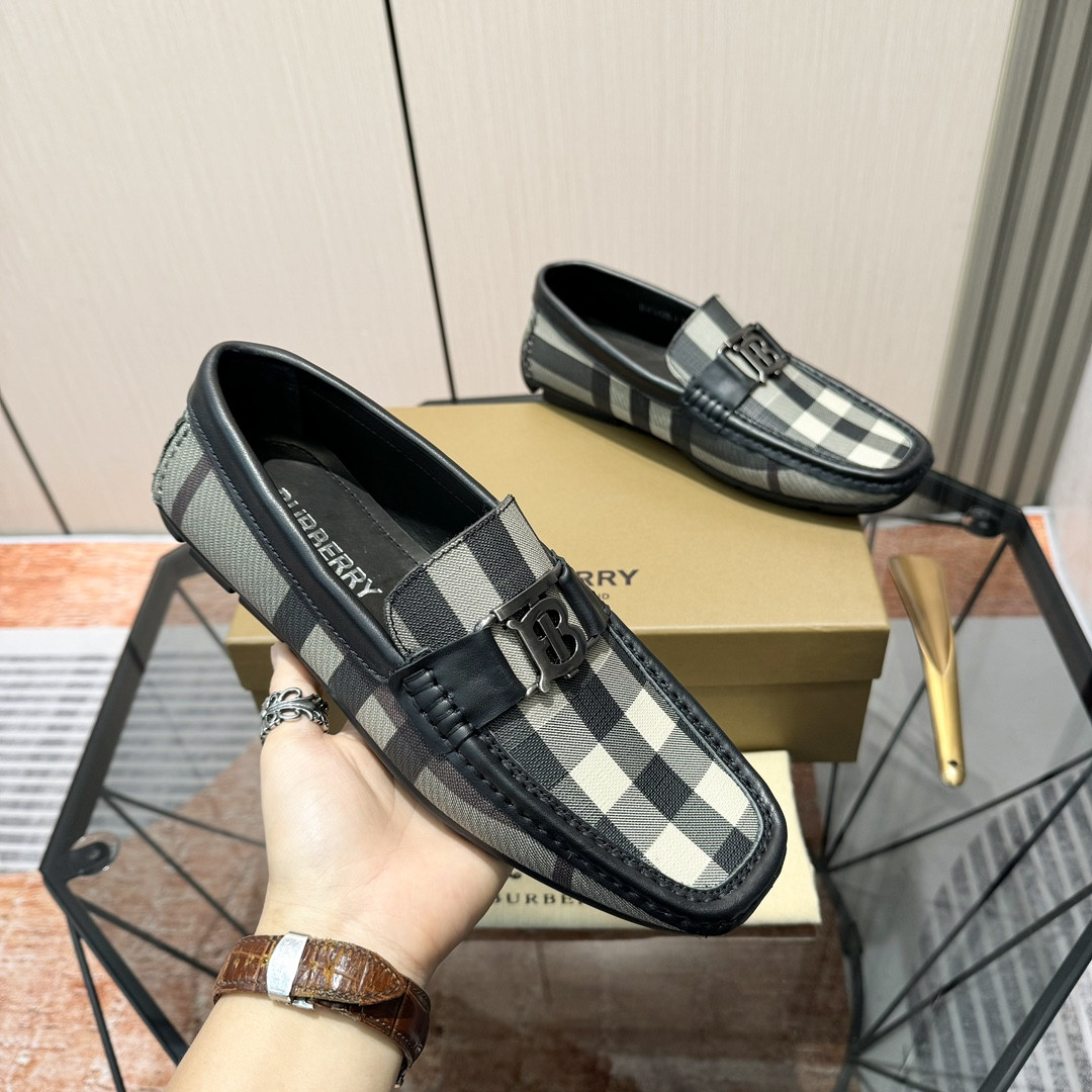 ua B**rry check loafers