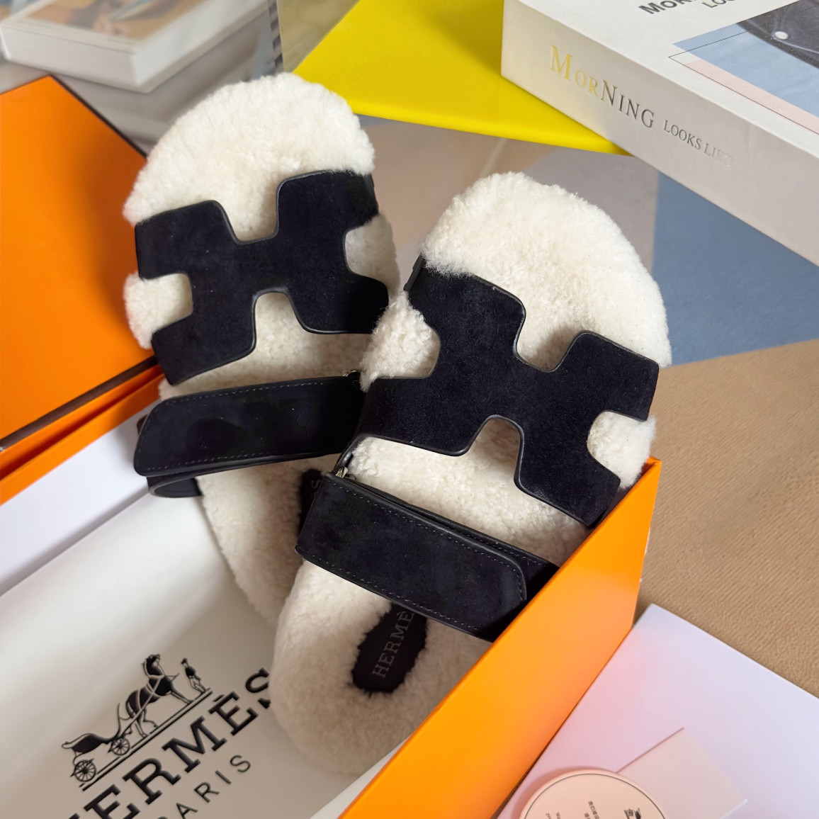 UA Hermès Chypre sandal