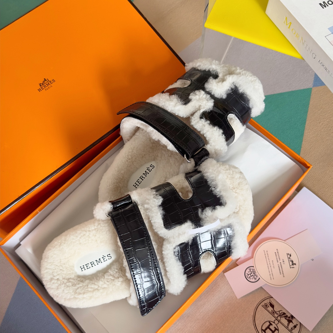 UA Hermès Chypre sandal