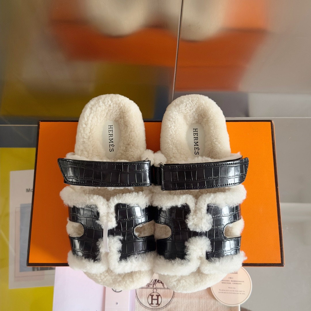 UA Hermès Chypre sandal