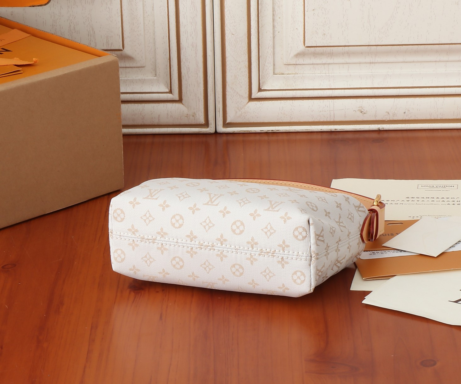 LV Hills Pochette  M12433 18.5x11x6.5CM