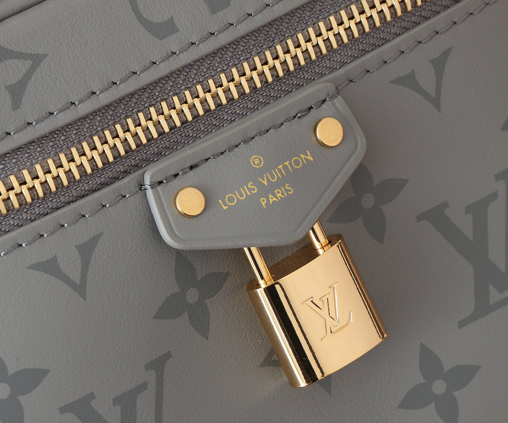 LV Vanity Chain Pouch Nice 24SS M12427 19x11.5x6.5CM