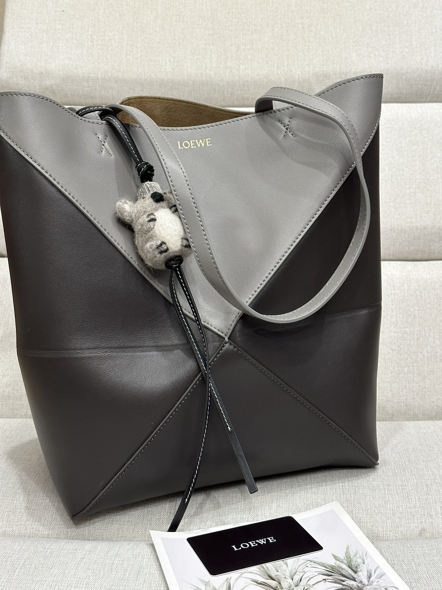 L0ew* medium puzzle fold tote in shiny calfskin 25.5x14.5x31.5cm