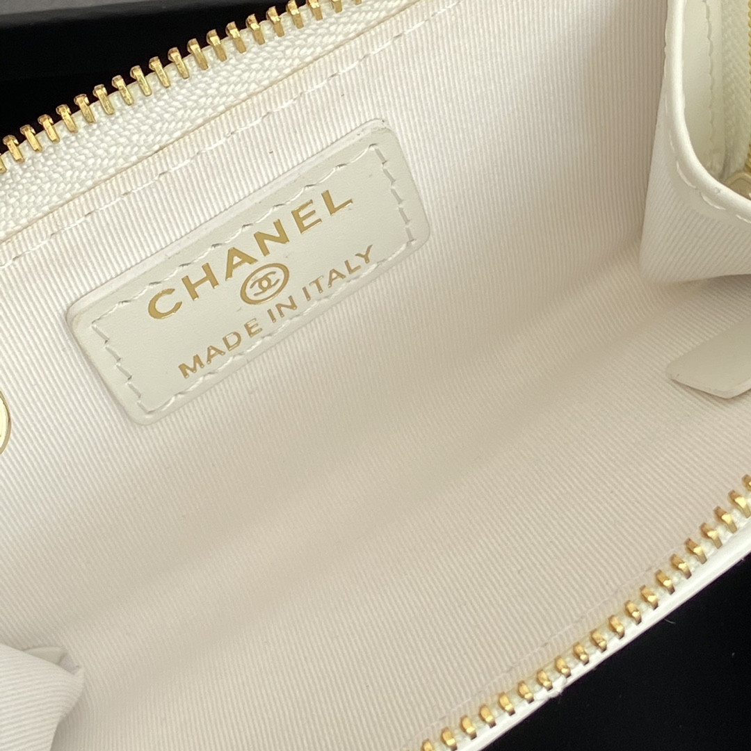 Ch*el card holder 11.5×7.5×1.5cm