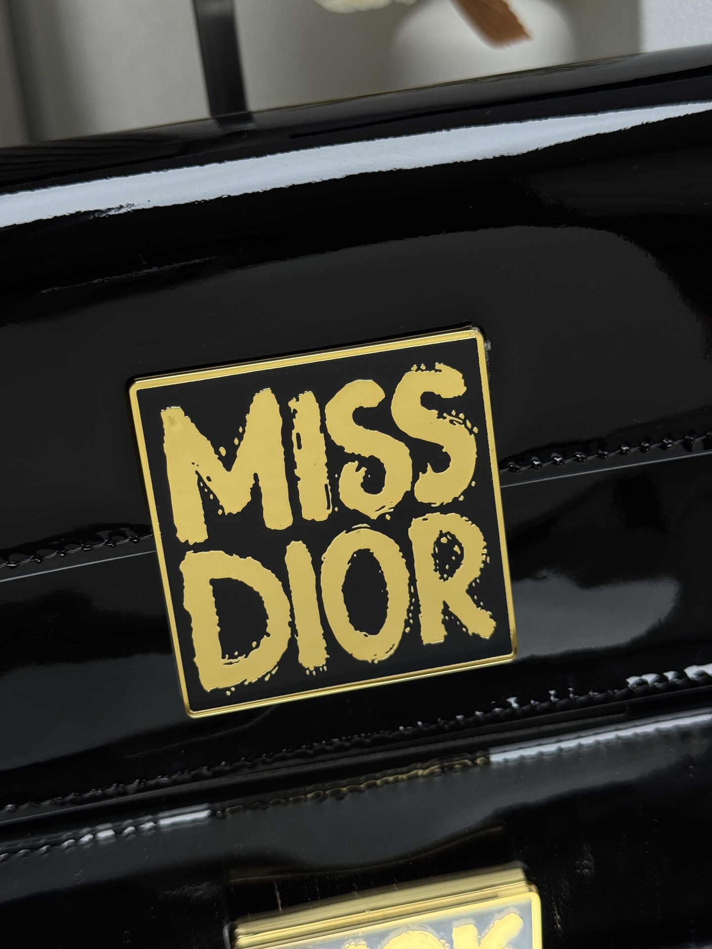 D*or miss D*or flap bag 22 x 11 x 6 cm(patent calfskin)
