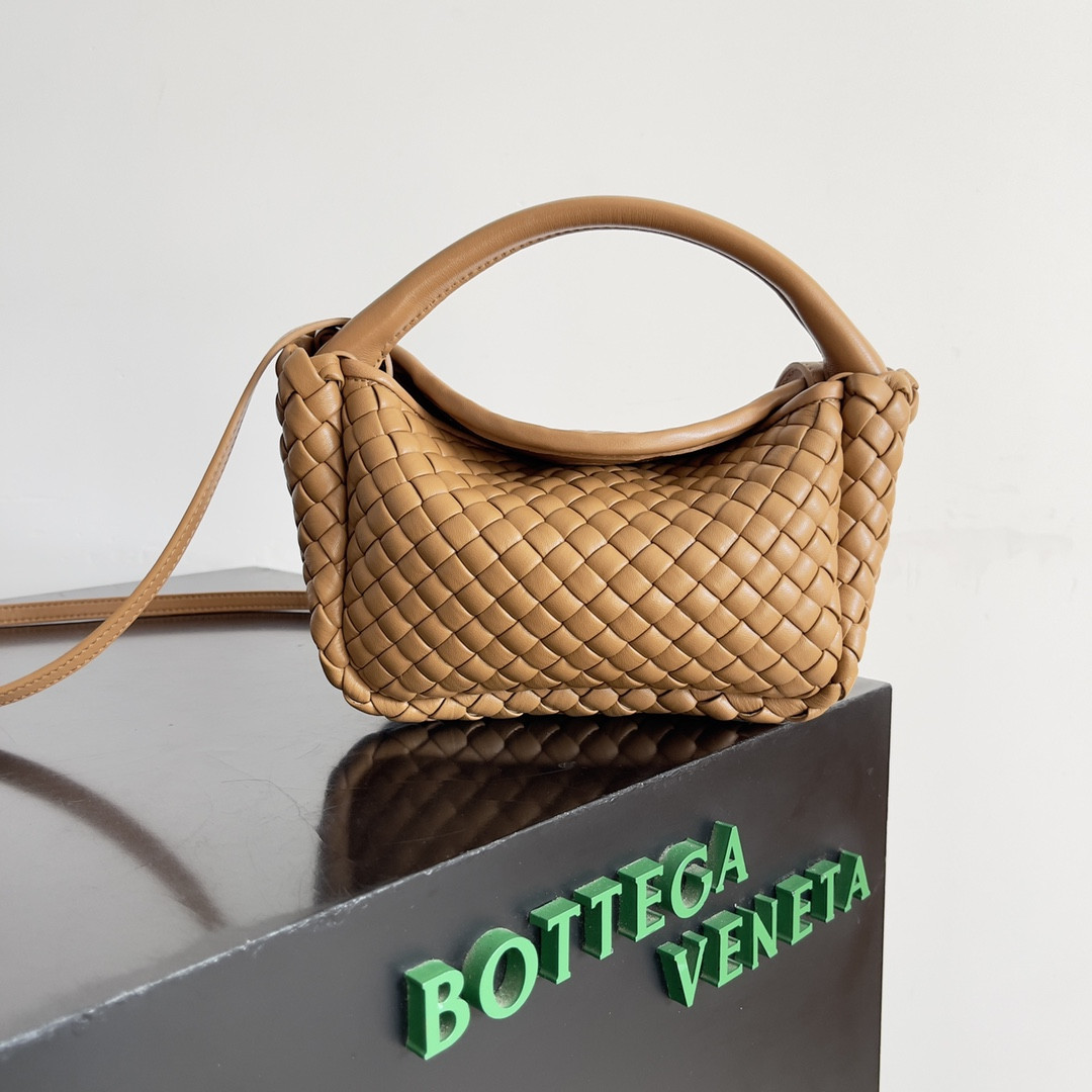 bo*te*ga Ve*ne*ta small cobble top handle 11x23x8cm