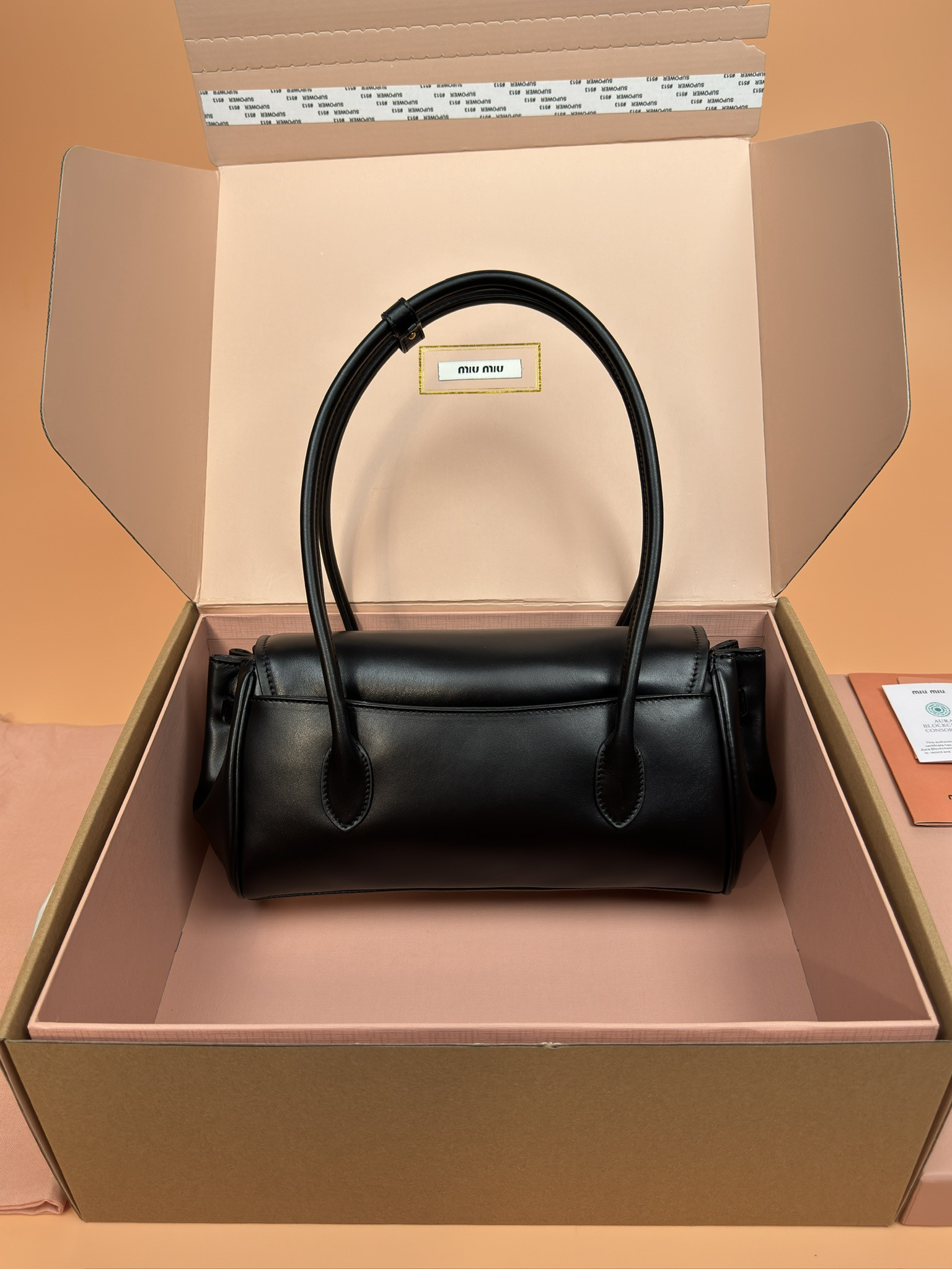 Miu Miu Leather shoulder bag 15x28x11cm