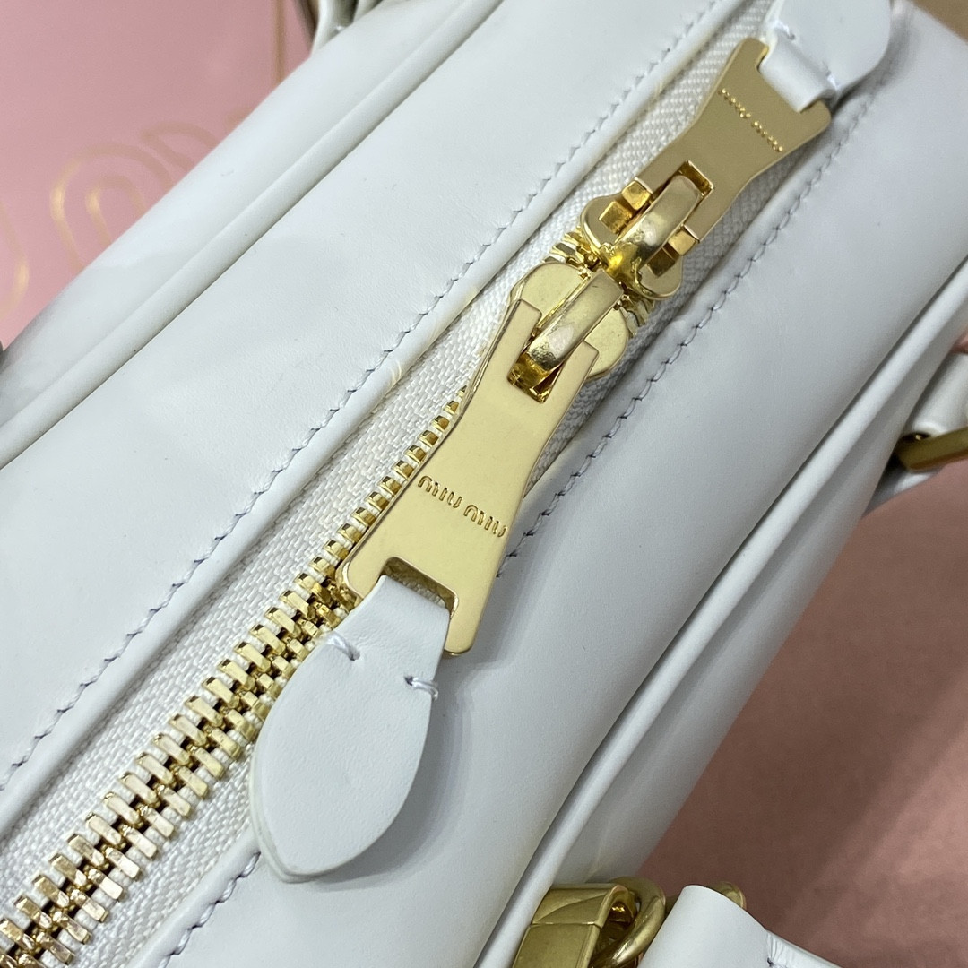 Miu Miu Arcadie leather bag  10.5x22x7.5cm