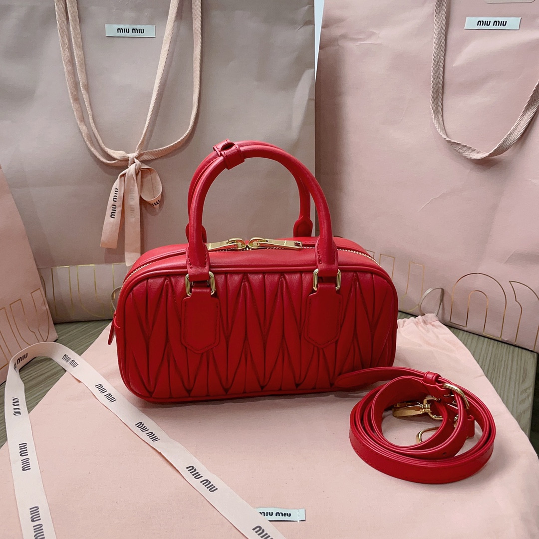Miu Miu Arcadie matelassé nappa leather bag 22X10.5X7.5cm