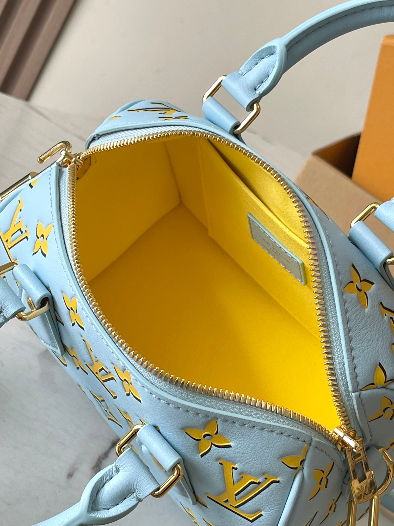 LV Speedy Bandoulière 20 M25454 20x15x12.5cm