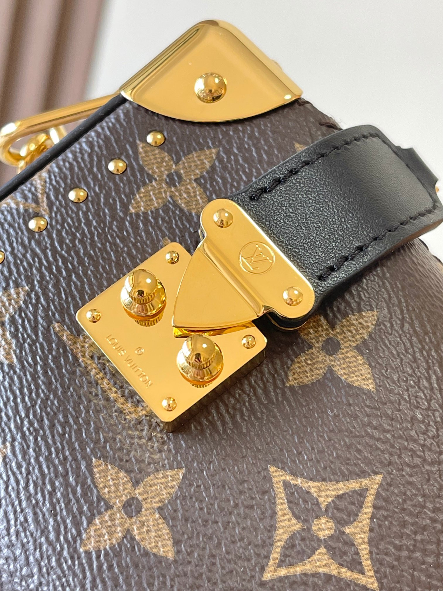 LV Slim Trunk M13147 12x4x23cm