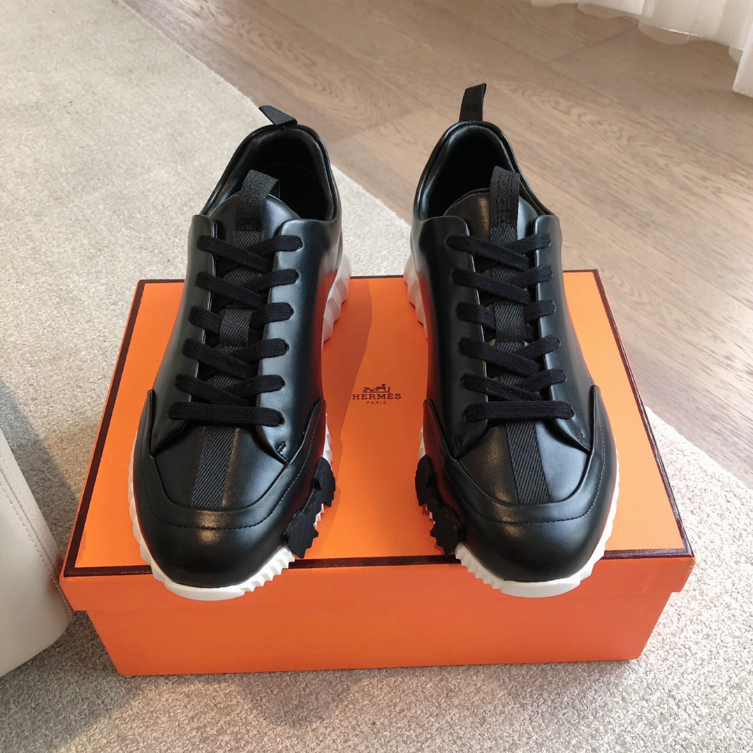 UA Hermès Bouncing Sneaker