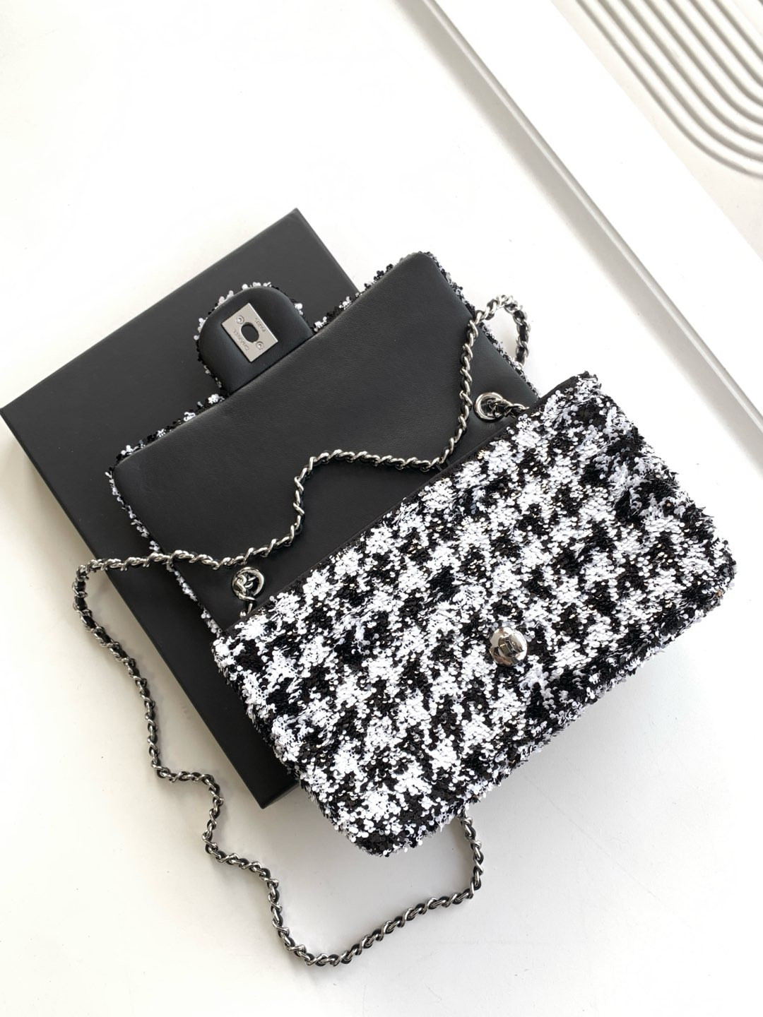 Ch*el  flap bag 14x22x7cm