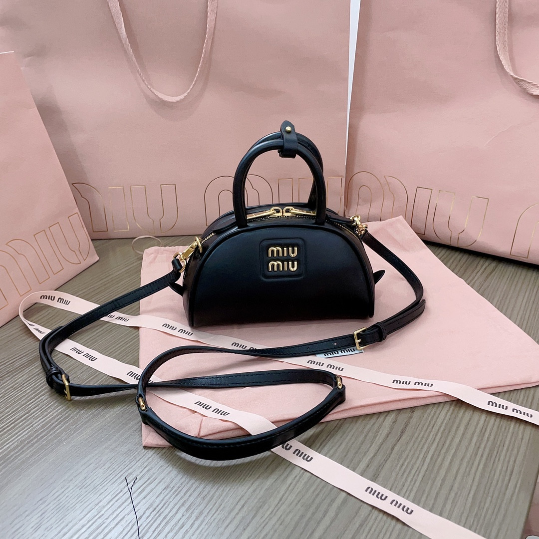 Miu Miu Dumpling bag 18X11.5X8cm