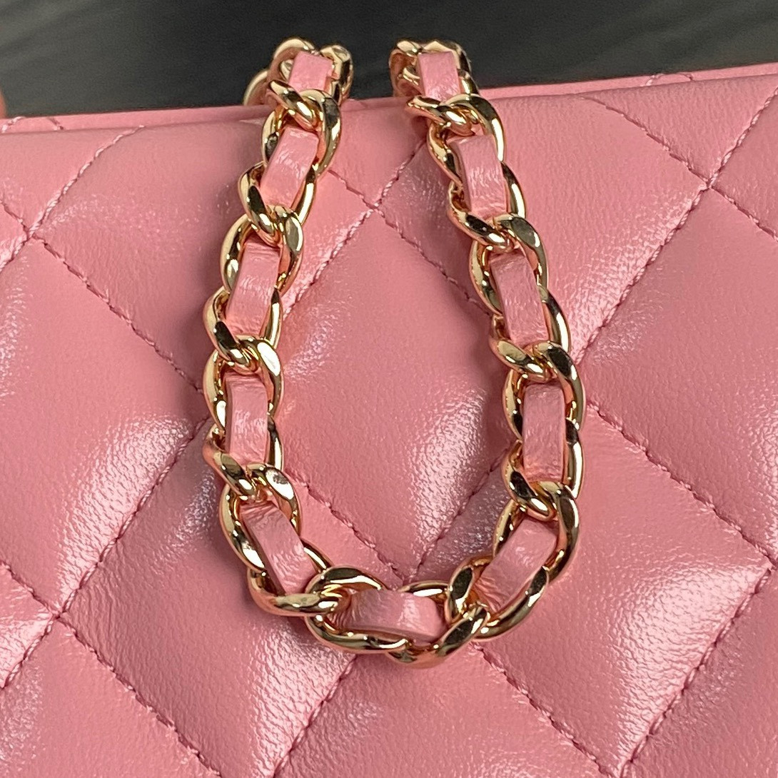 Ch*el vanity with chain 9.5x17x8cm
