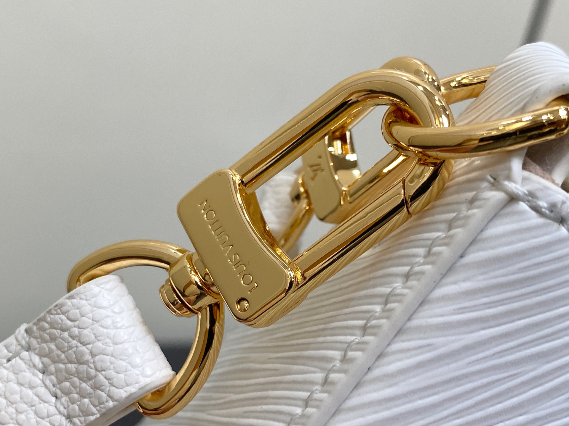 LV  x TM MARELLINI M13100 19 x 13.5 x 6.5CM