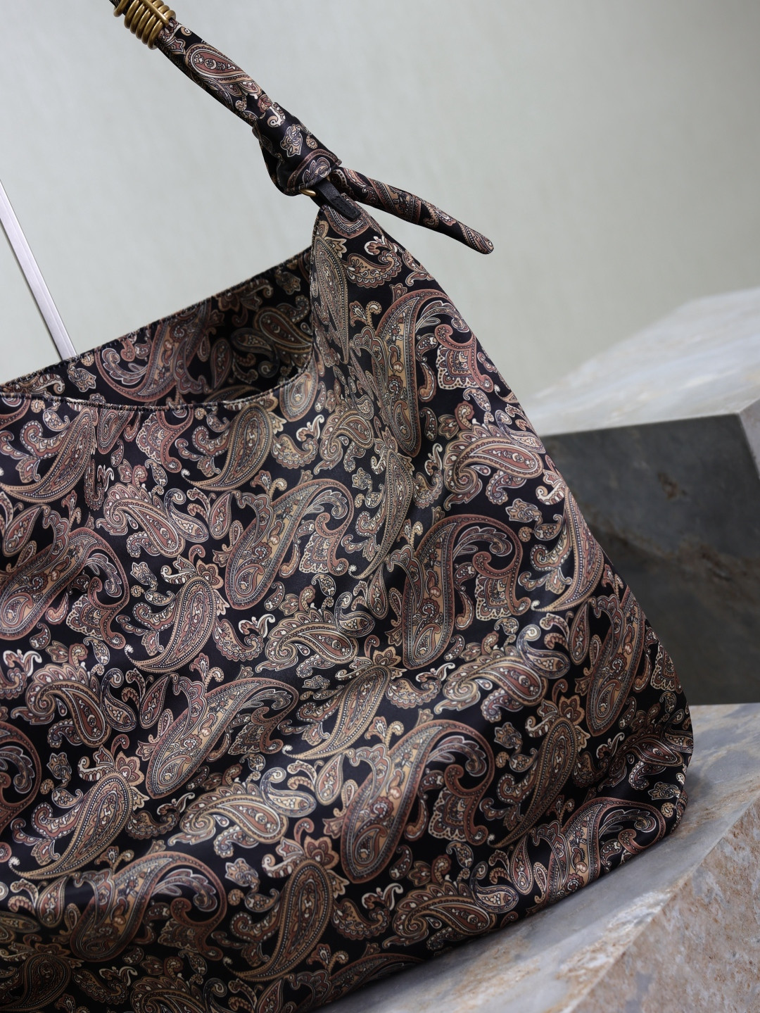 Y*L amalia (silk twill) 42x50x1cm