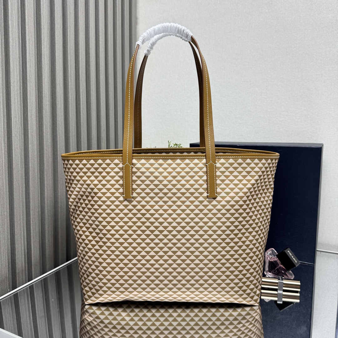 Pra*a re-nylon tessuto triangolo tote bag 33x29x14cm
