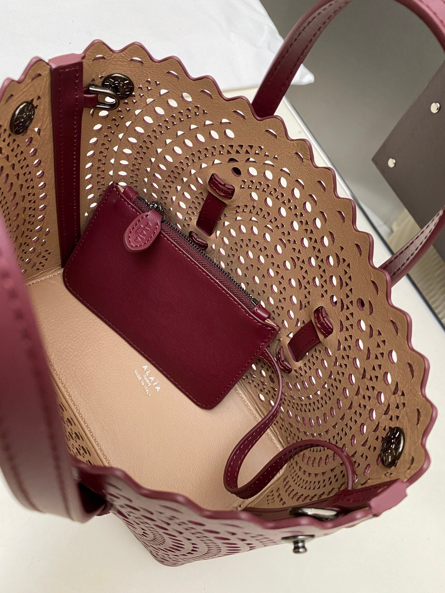 ALAÏA Mina 20 bag 20x17x10cm
