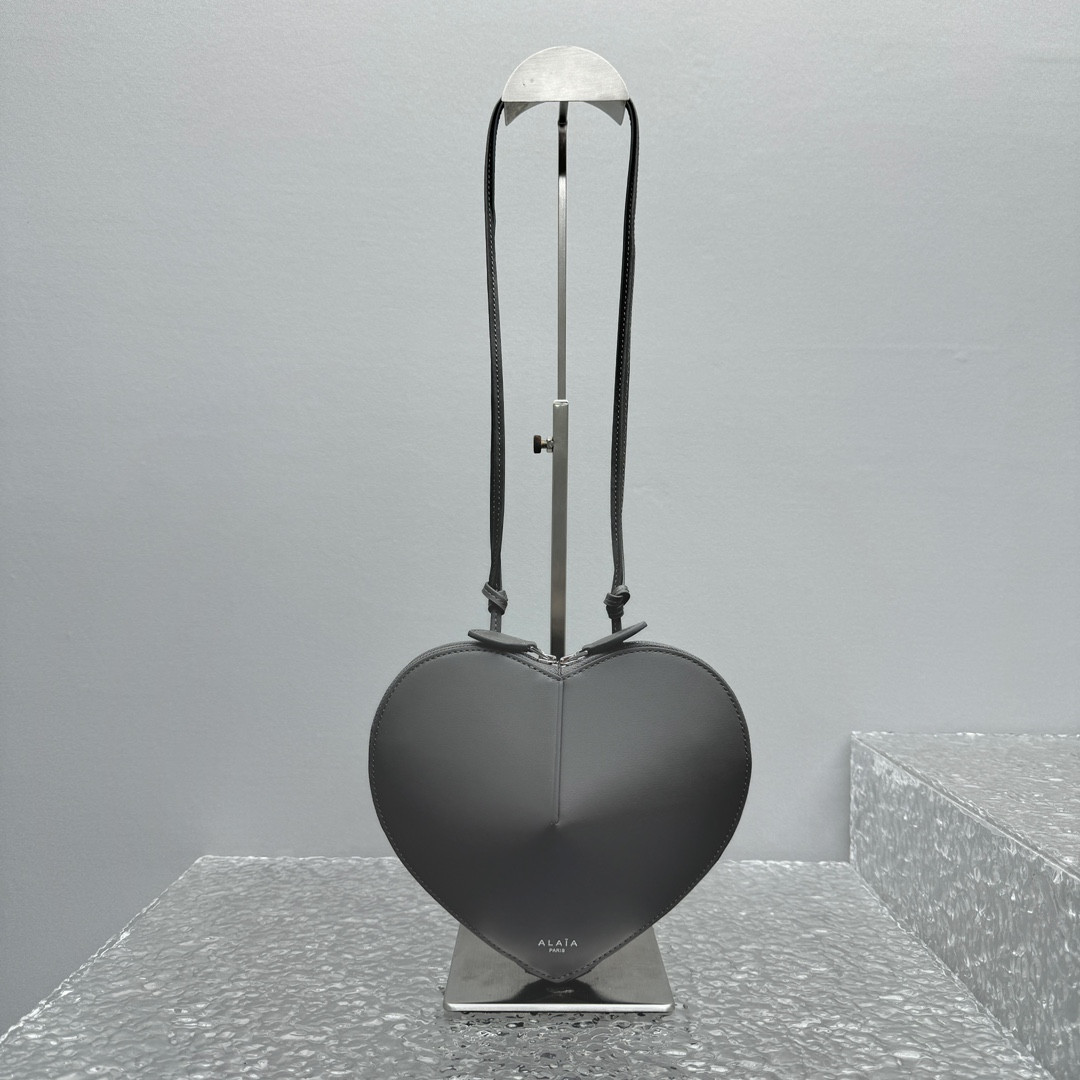 ALAÏA Le Coeur Heart Bag 18.5x20.5x5cm