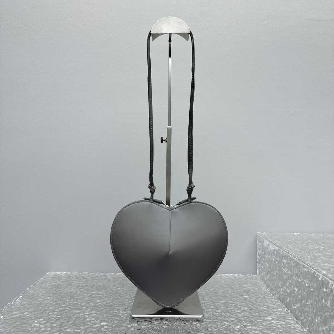 ALAÏA Le Coeur Heart Bag 18.5x20.5x5cm