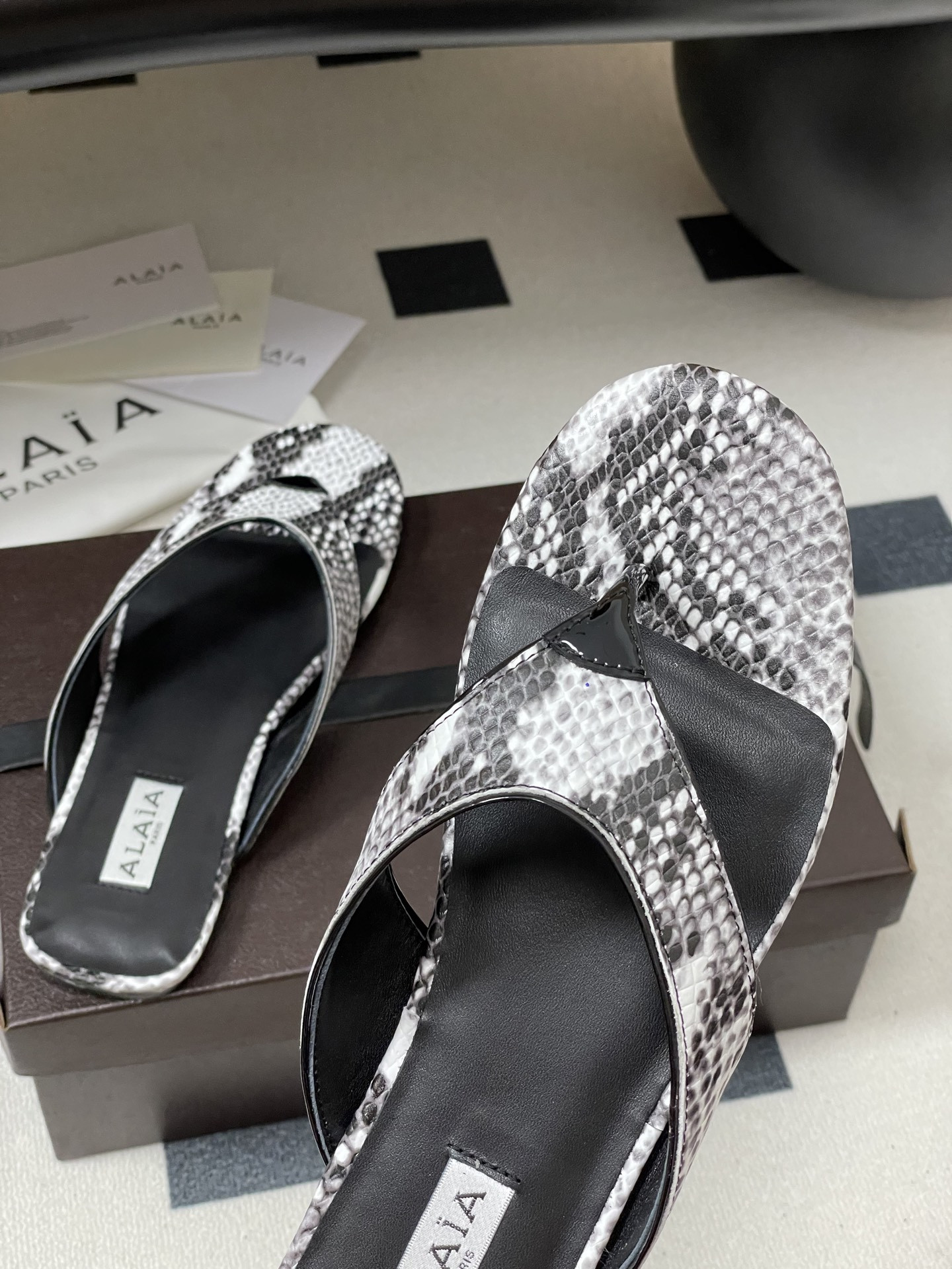 UA Alaia Triangle Flat Slides(Customized Size 7-10 days production time)